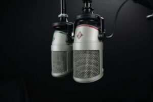 Podcasts corporativos para ficar por dentro do mercado