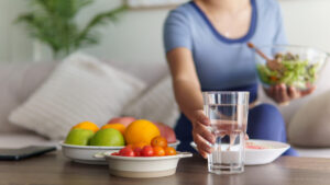 Como evitar a ressaca no Carnaval? Endocrinologista e hepatologista ensinam